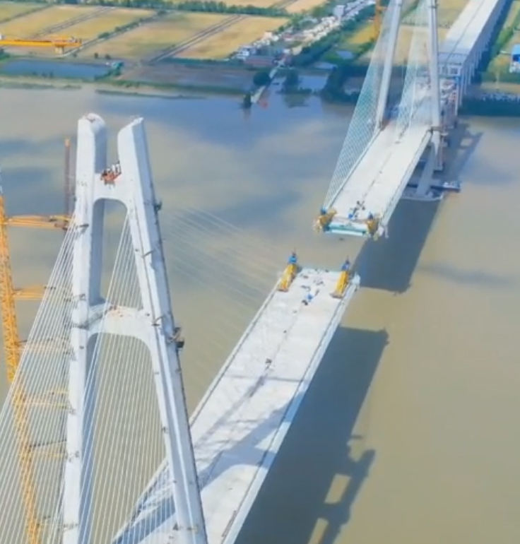柳州雷姆预应力桥面吊机、广州银湖大桥施工